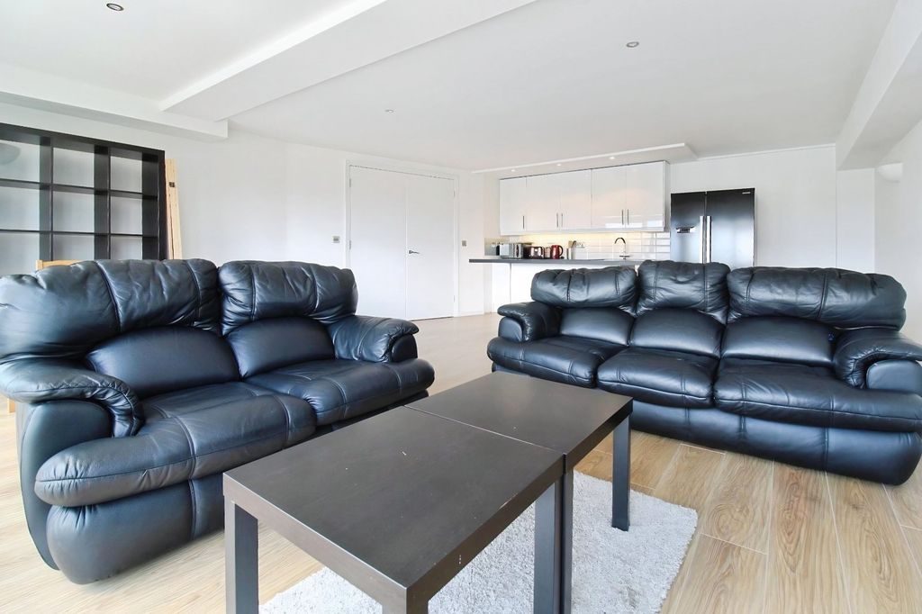 Property photo 3 of 14 Picture No. 30