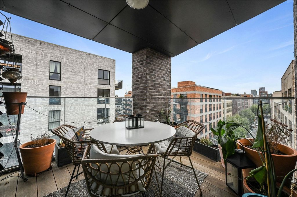 Property photo 2 of 24 Balcony