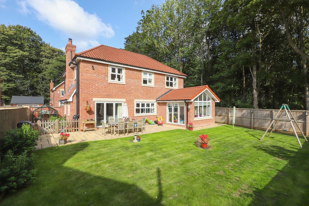 Property photo 3 of 43