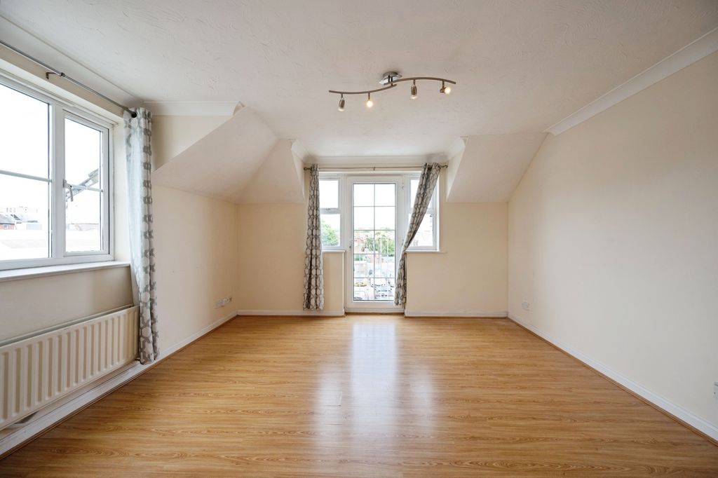 Property photo 3 of 13 Pbox-Img.Jpg