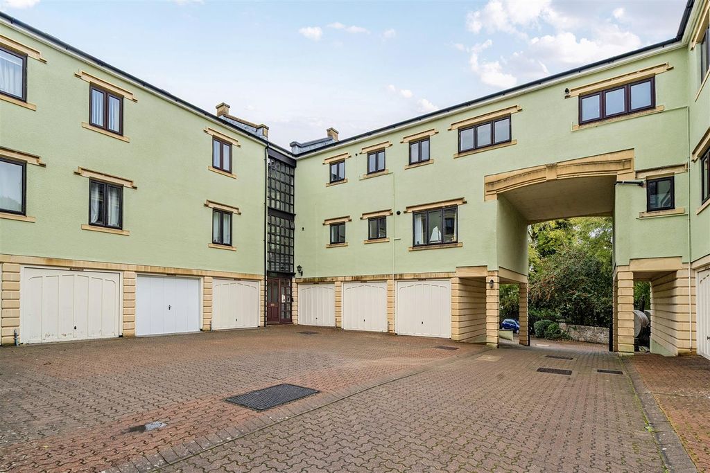 Property photo 1 of 15 1-6Adf80d1B0208-1539793-4-1A17861Cb8c56-1.Jpg