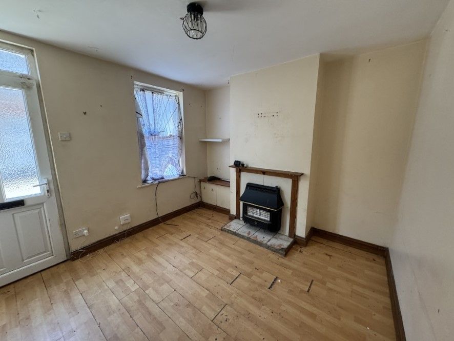 Property photo 3 of 12