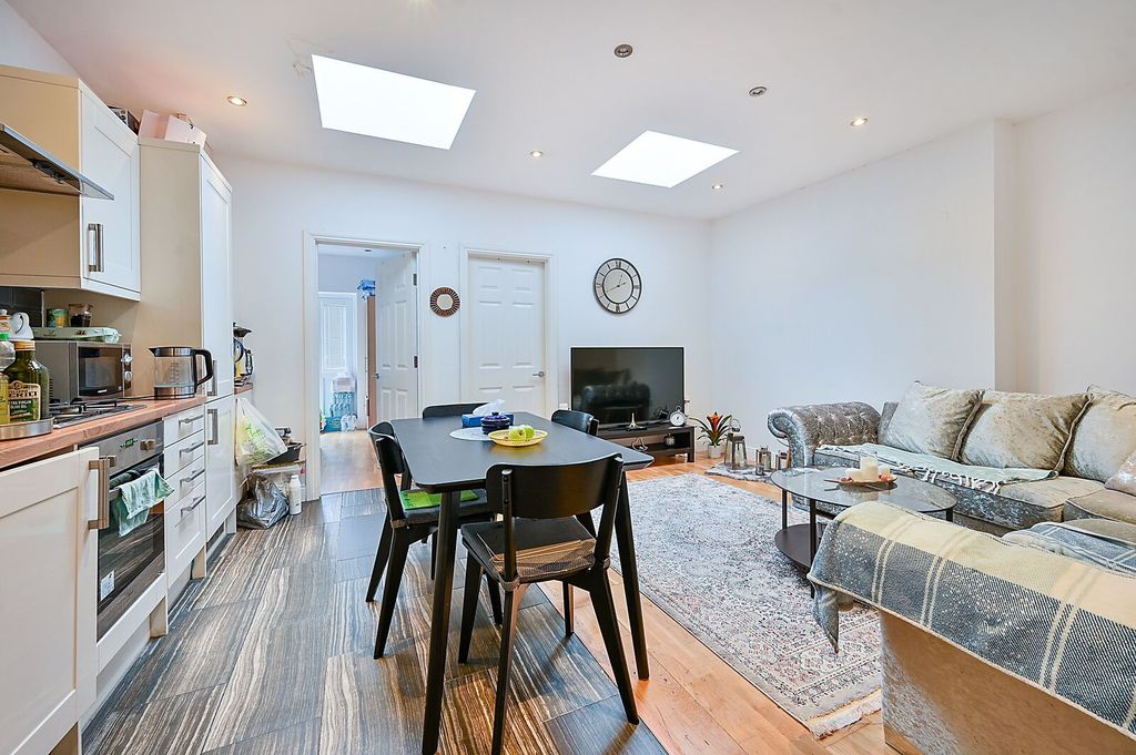 Property photo 2 of 9