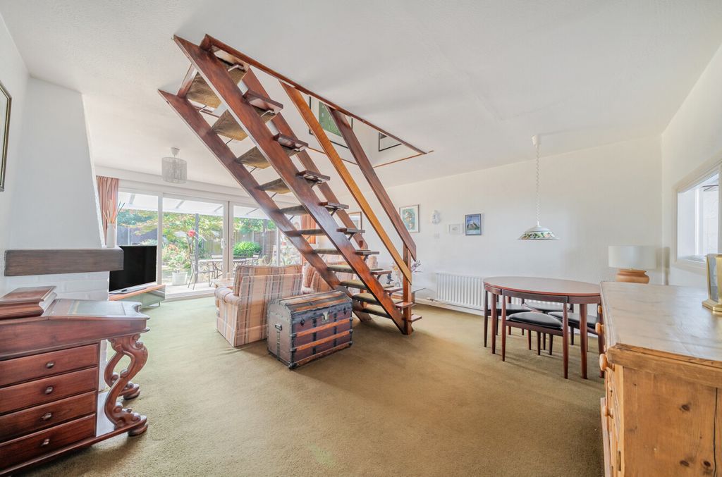 Property photo 3 of 12 1492802-4-6A58Be9...
