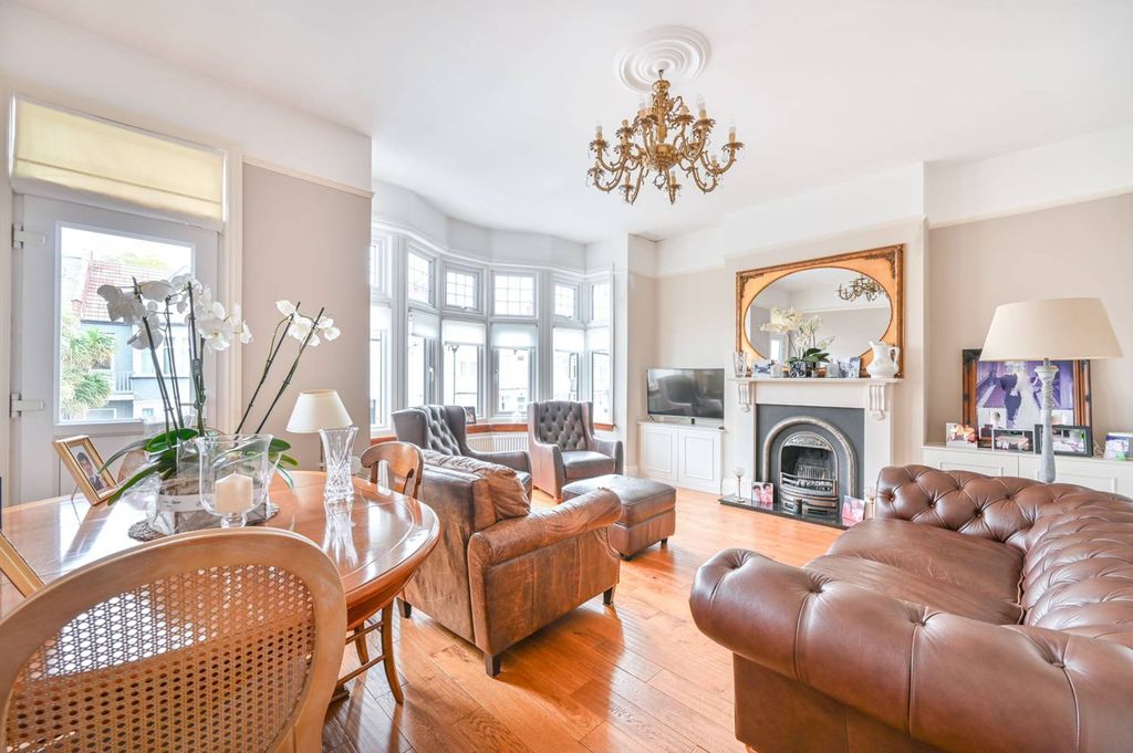 Property photo 3 of 25