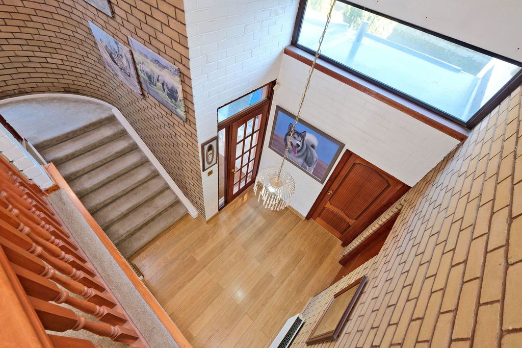 Property photo 3 of 67