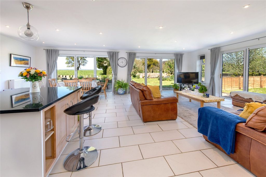 Property photo 3 of 31 Picture No. 84