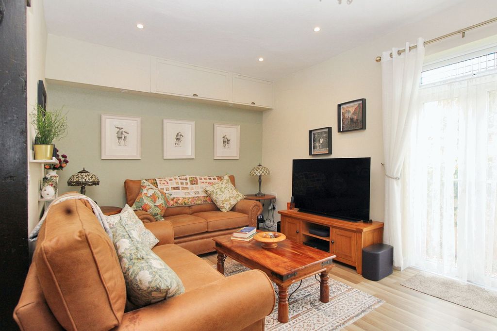 Property photo 2 of 19