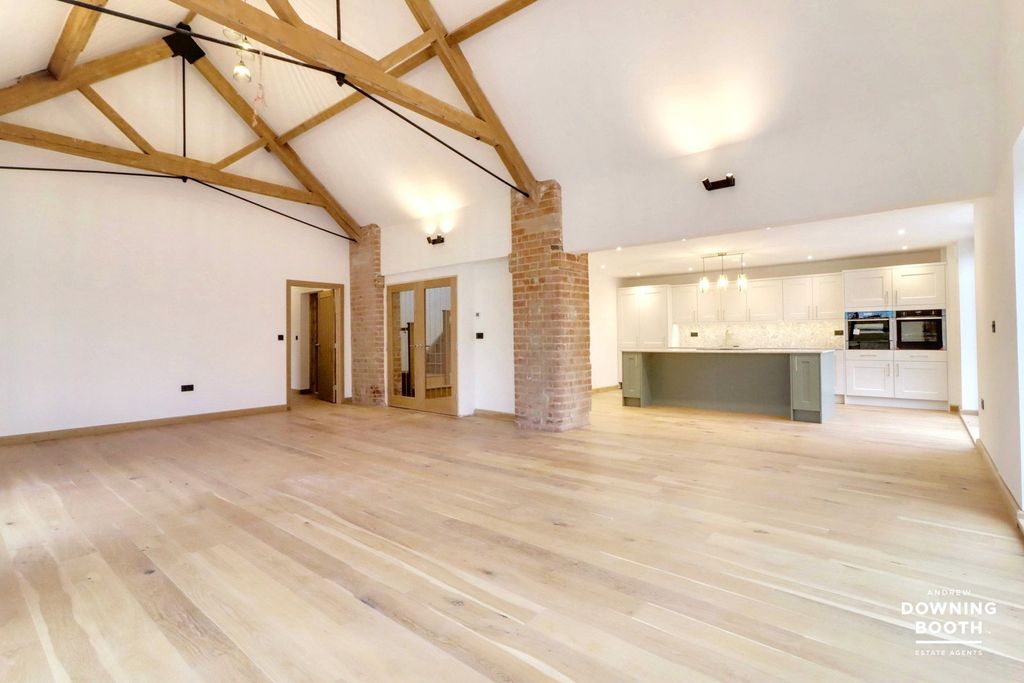 Property photo 1 of 28