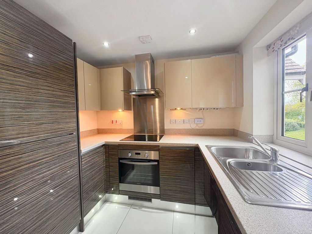 Property photo 1 of 7 Kitchen