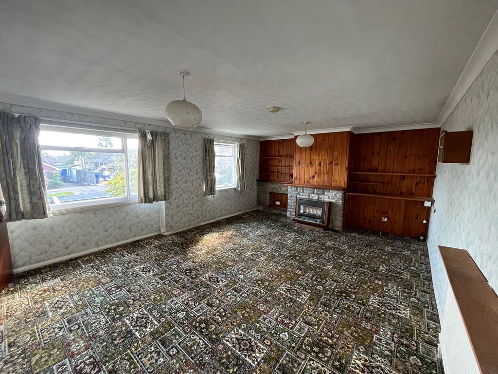 Property photo 2 of 20