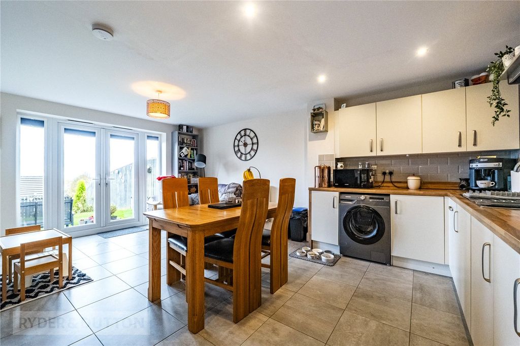 Property photo 2 of 21 Kitchen Diner