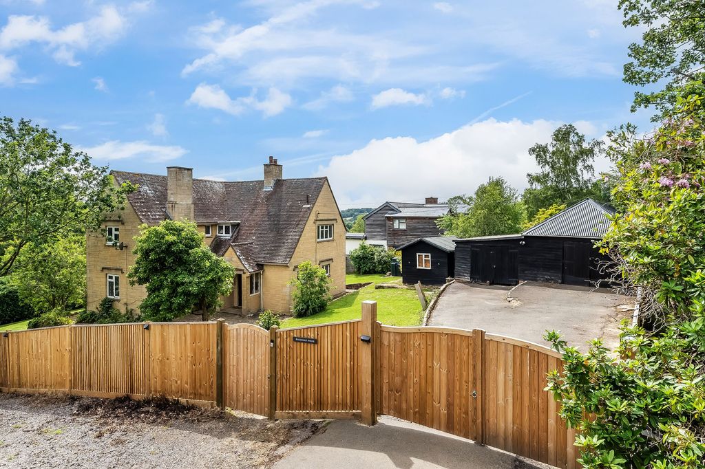 Property photo 1 of 40