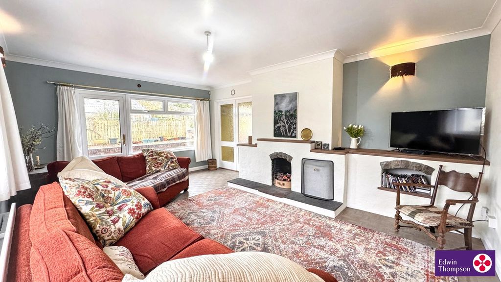 Property photo 2 of 25