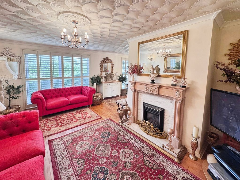 Property photo 2 of 21