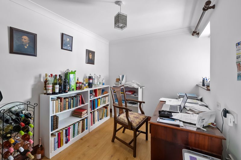 Property photo 3 of 17 Office