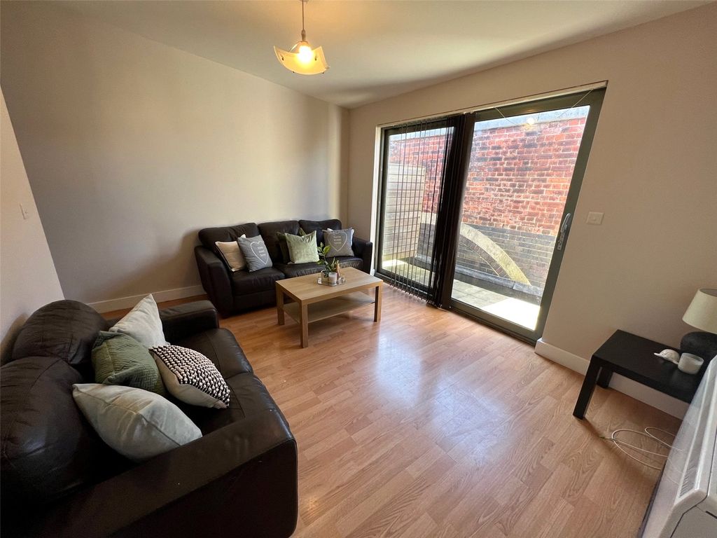 Property photo 3 of 12 Picture No. 10