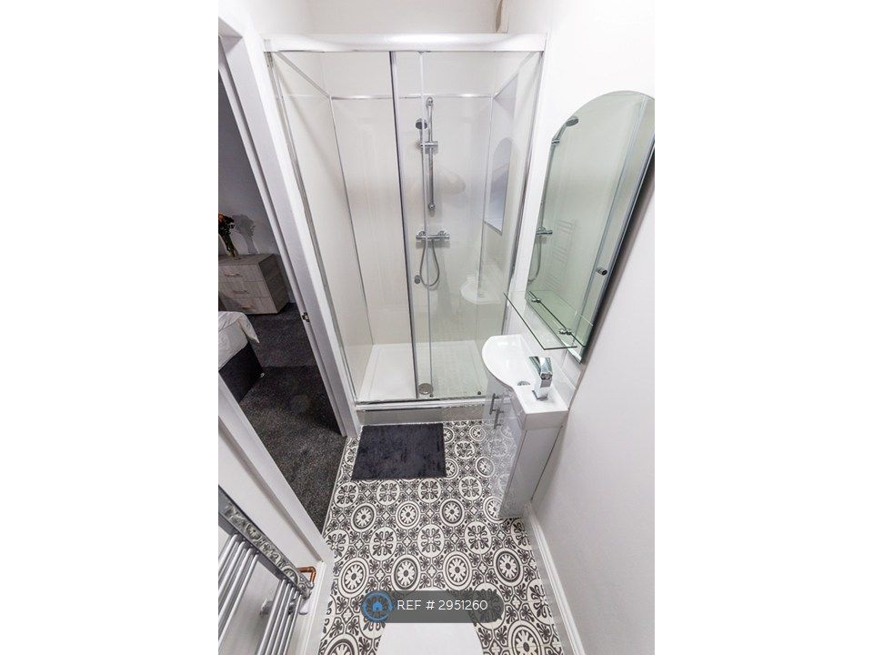 Property photo 1 of 9 All Rooms Have Same Ensuite