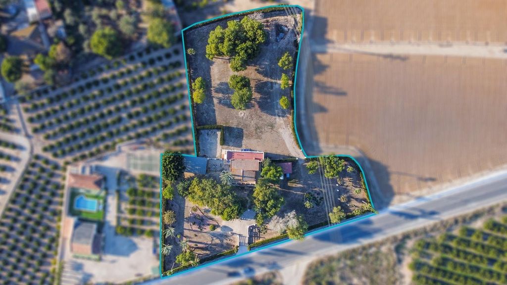 Property photo 2 of 50