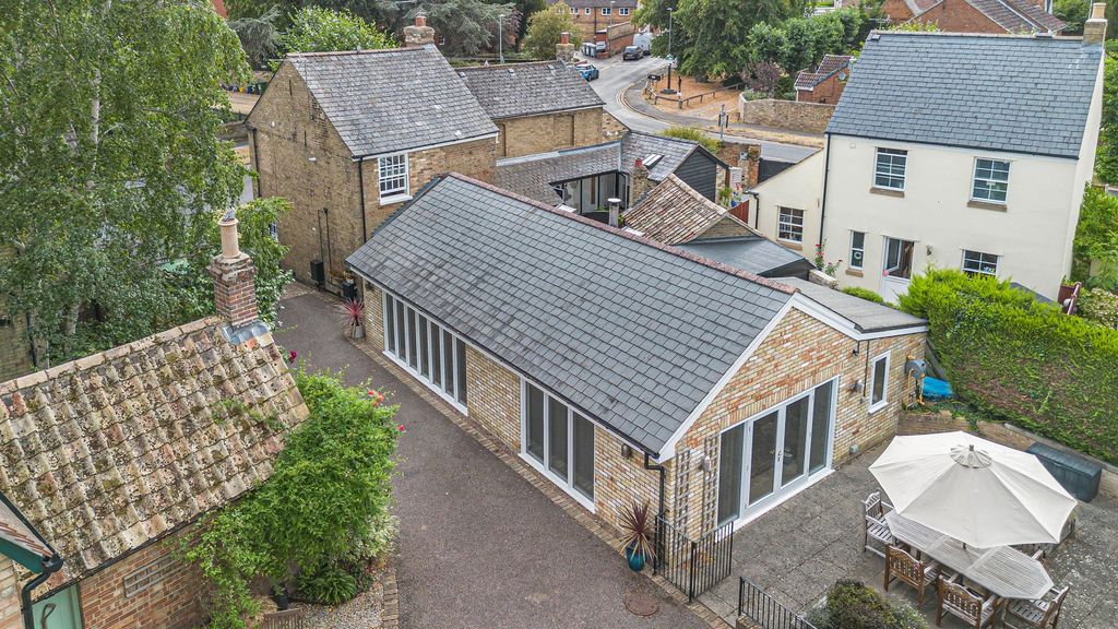 Property photo 1 of 28
