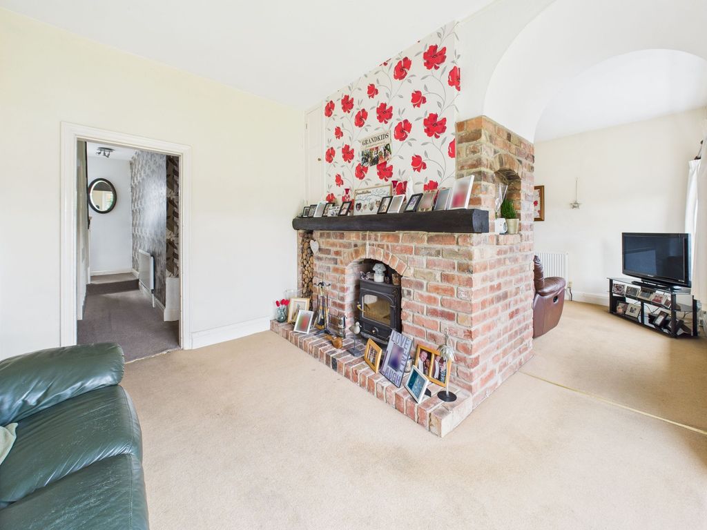Property photo 3 of 16 Sitting Room