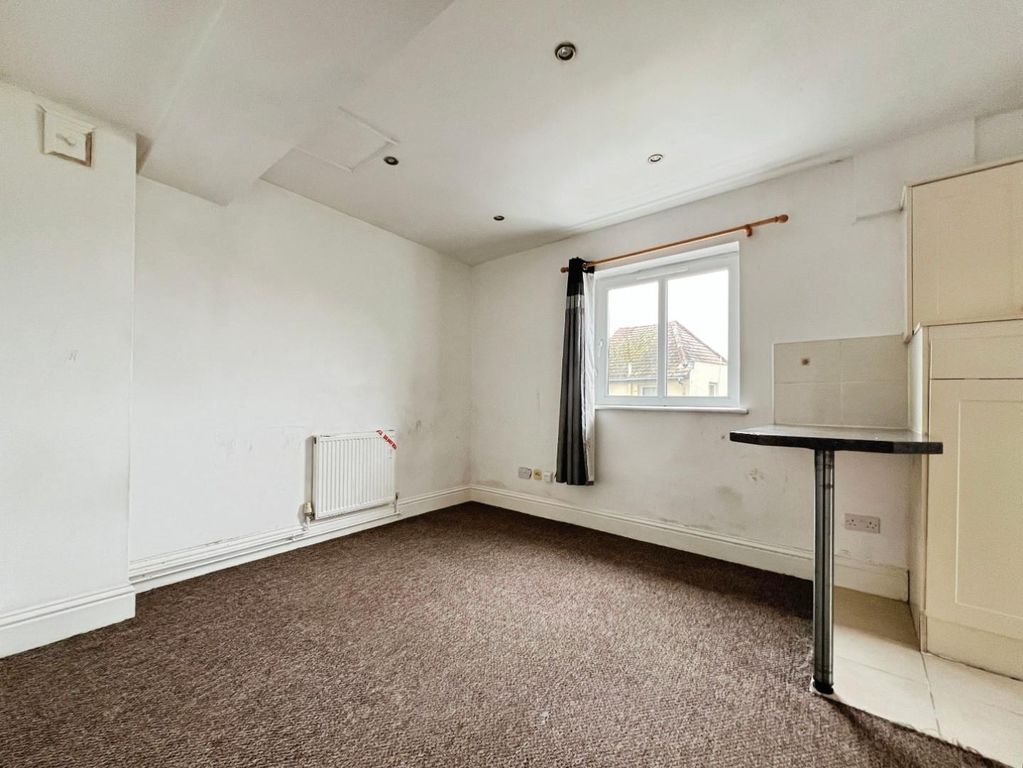 Property photo 3 of 7 206Cdb8A-Img_1982.Jpeg