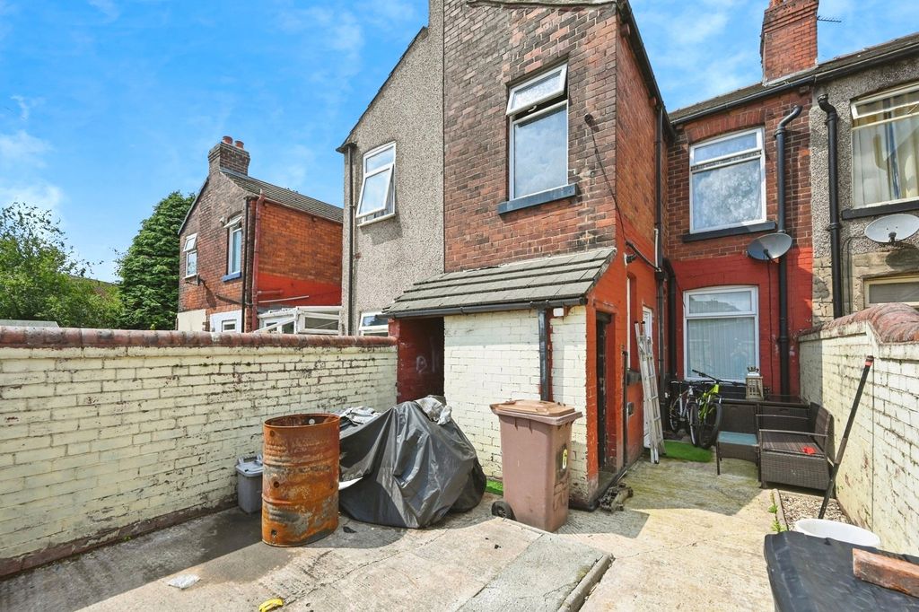 Property photo 3 of 17 Photo