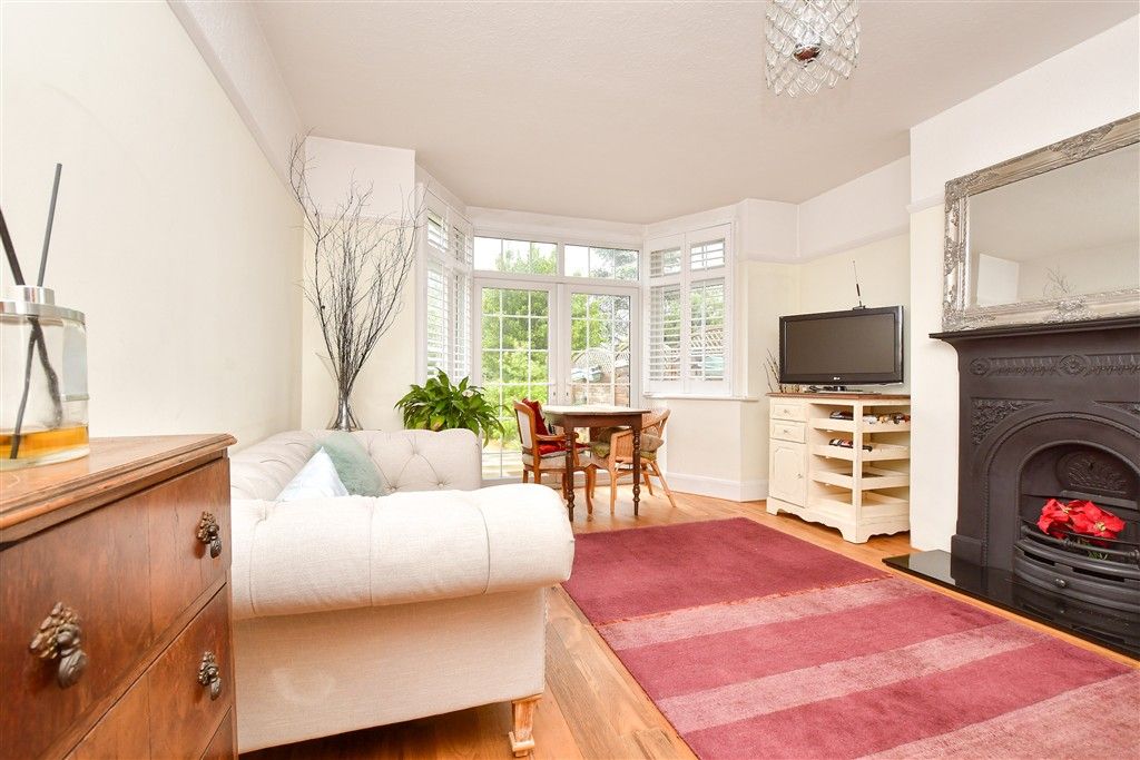 Property photo 3 of 8 Dining Room