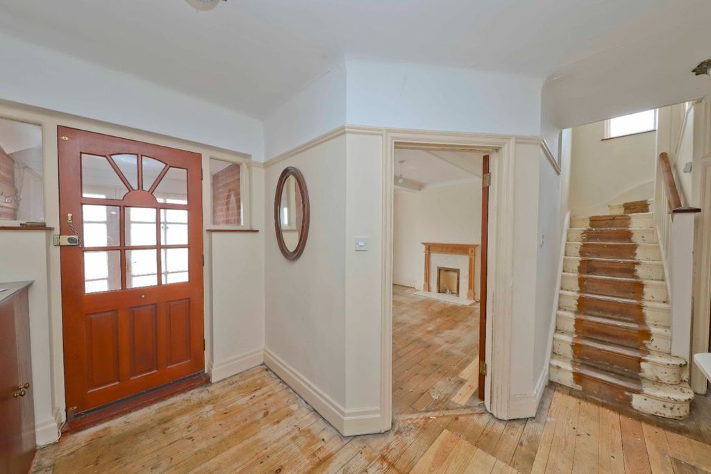 Property photo 2 of 14 4365052
