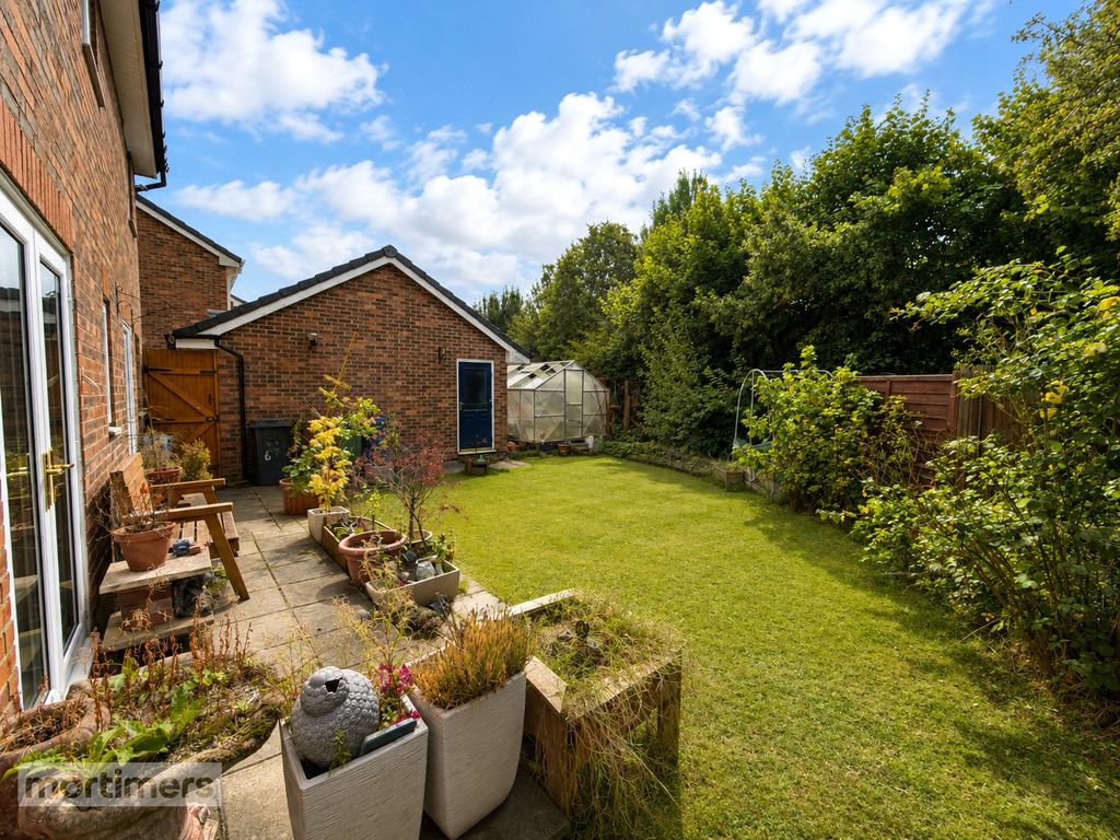 Property photo 3 of 13 Garden