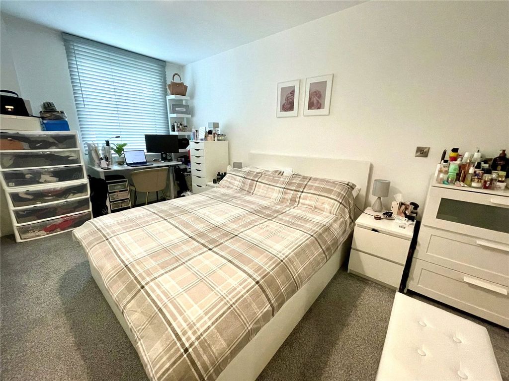 Property photo 3 of 17 Picture No. 27