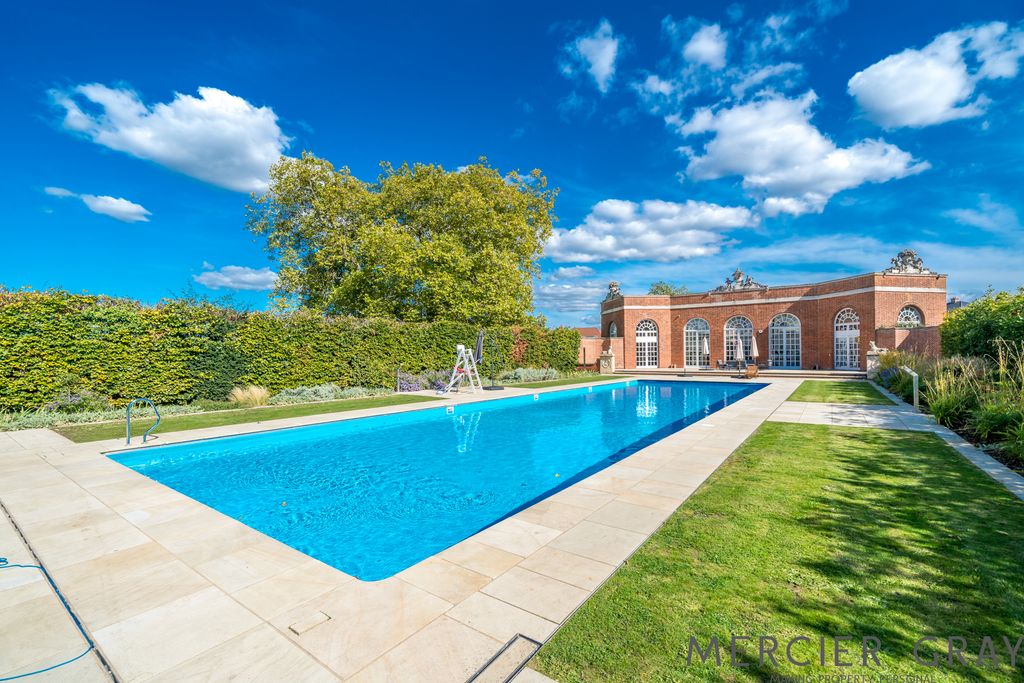 Property photo 2 of 20 Photo 4