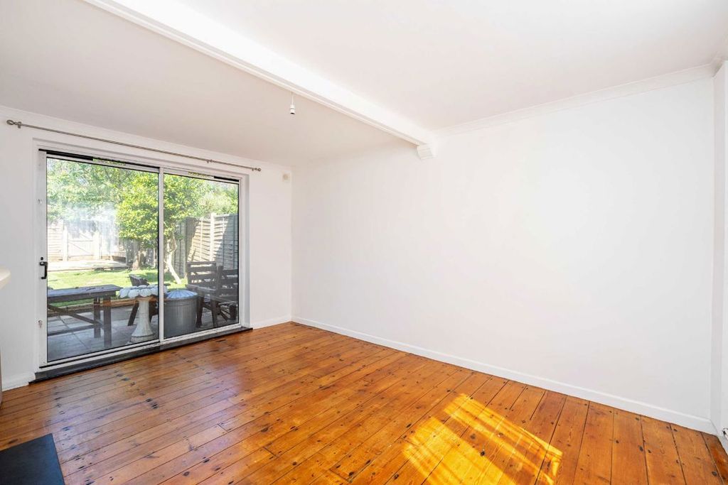 Property photo 2 of 5