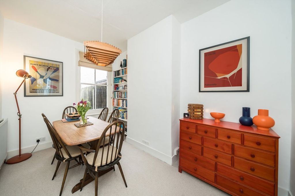 Property photo 3 of 8