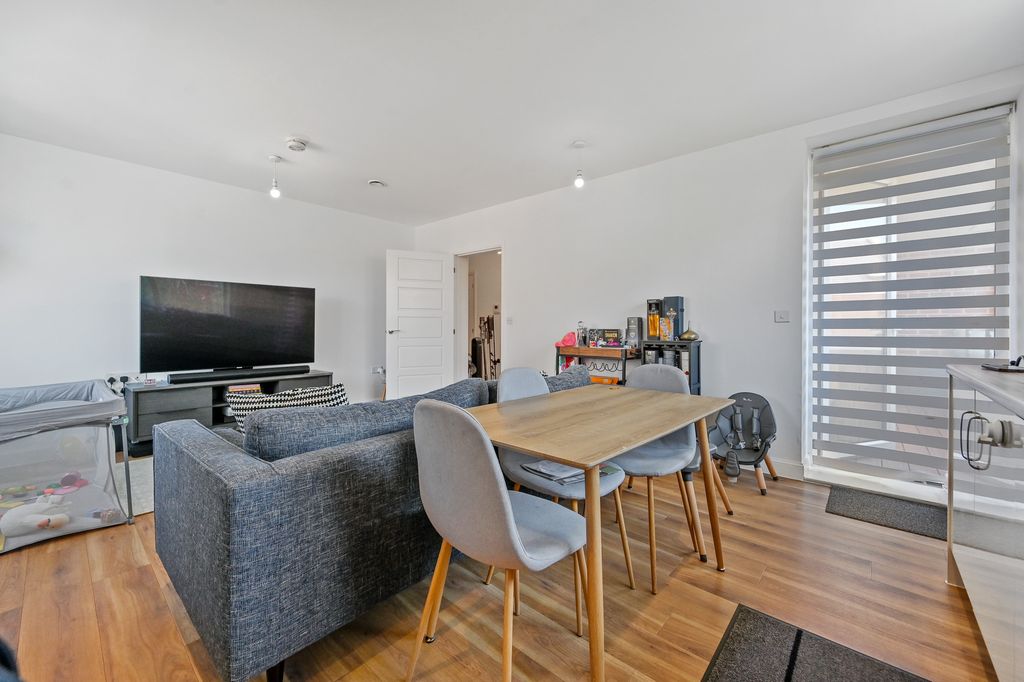 Property photo 3 of 12 11