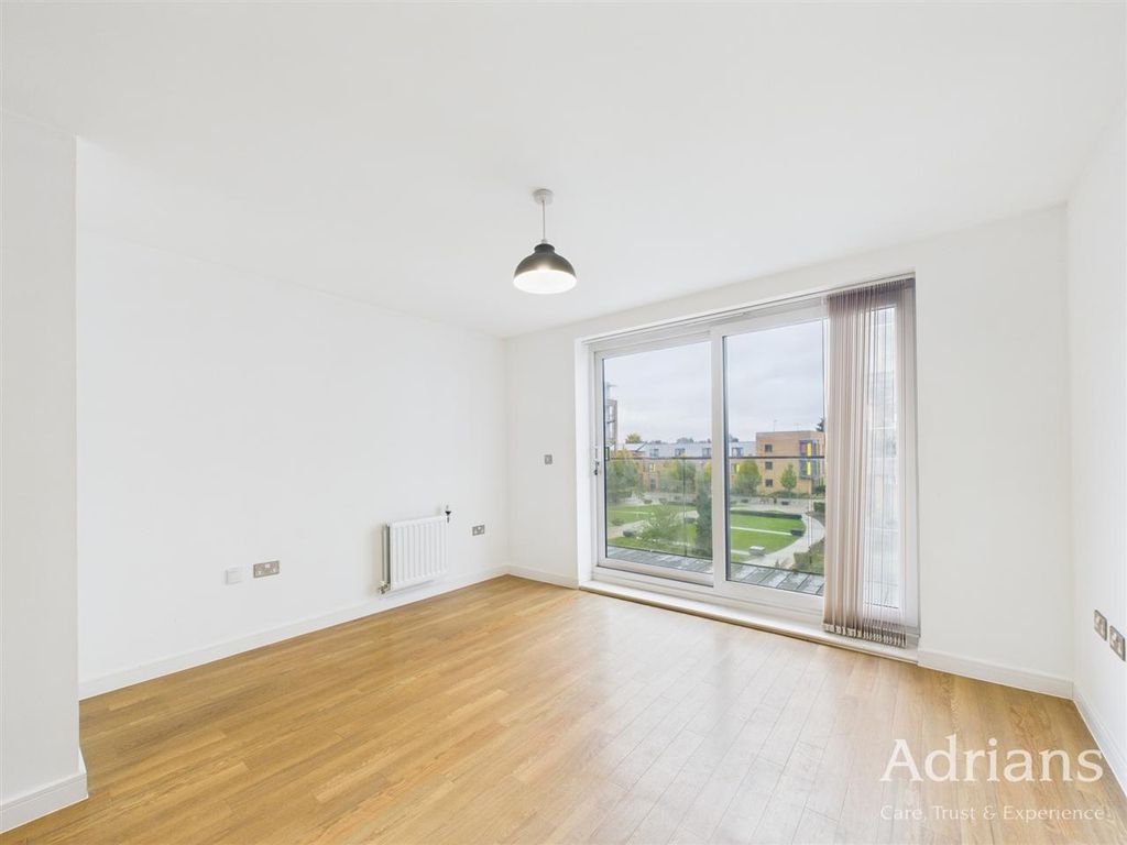 Property photo 3 of 11