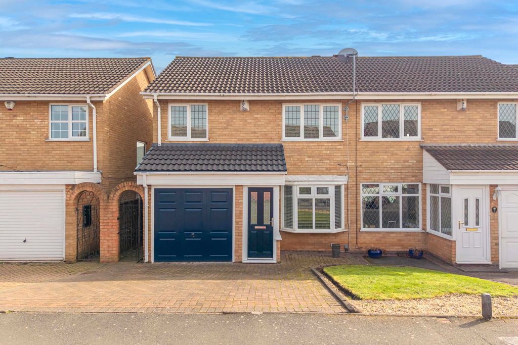 Property photo 1 of 32