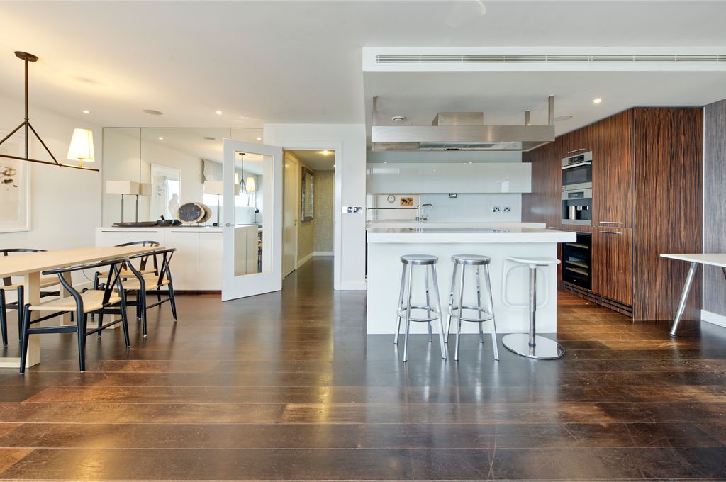 Property photo 1 of 10 Kitchen/Dining Room