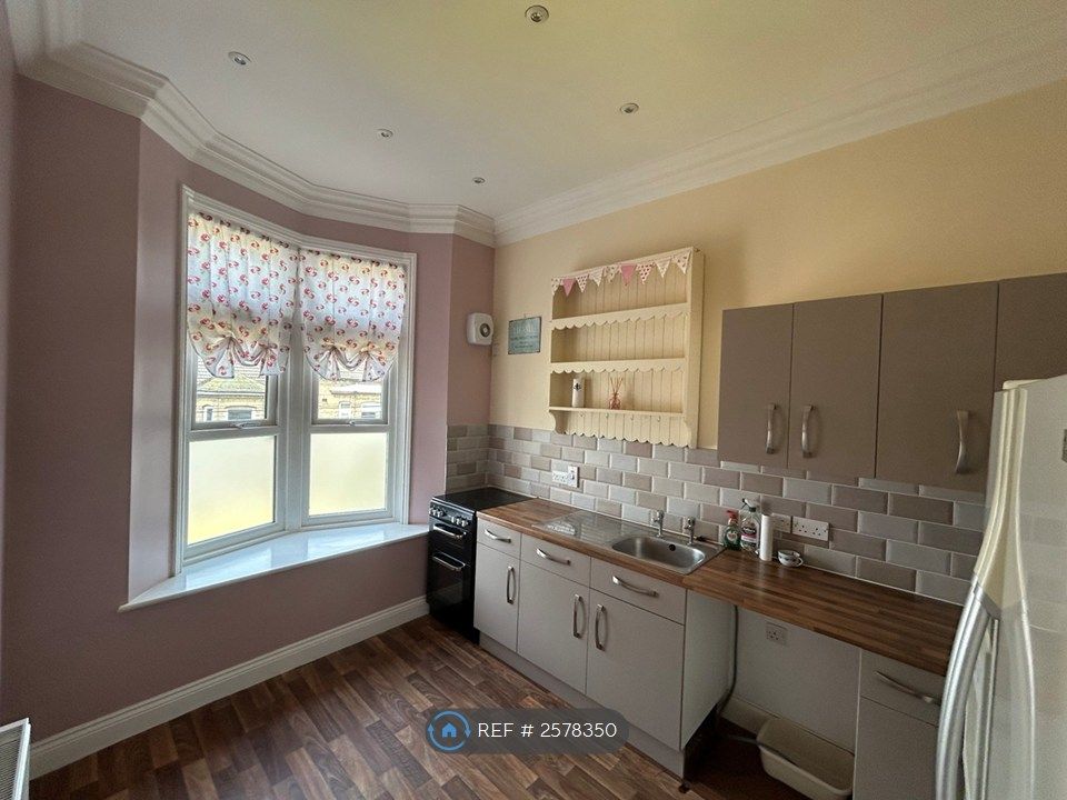 Property photo 1 of 6 Kitchen