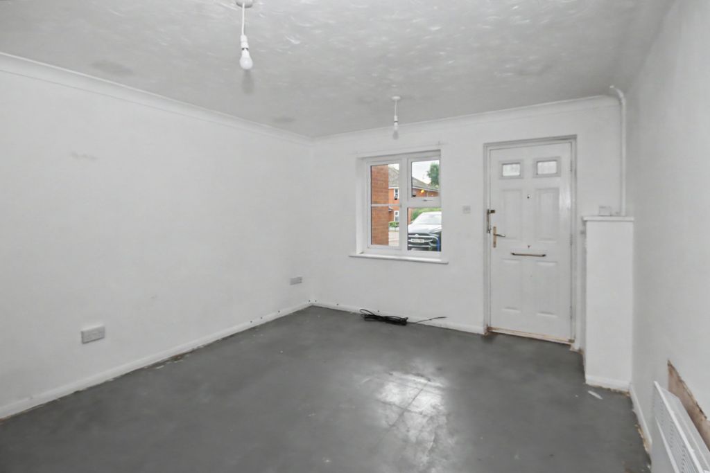 Property photo 3 of 13 9 Alan Jarvis Way, Terrington St Clement, King's Lynn, Norfolk, Pe34 4Es