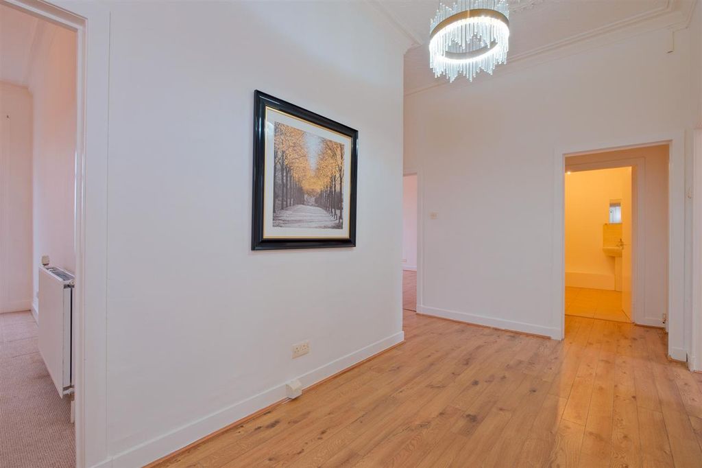 Property photo 2 of 20 Entrance Hallway