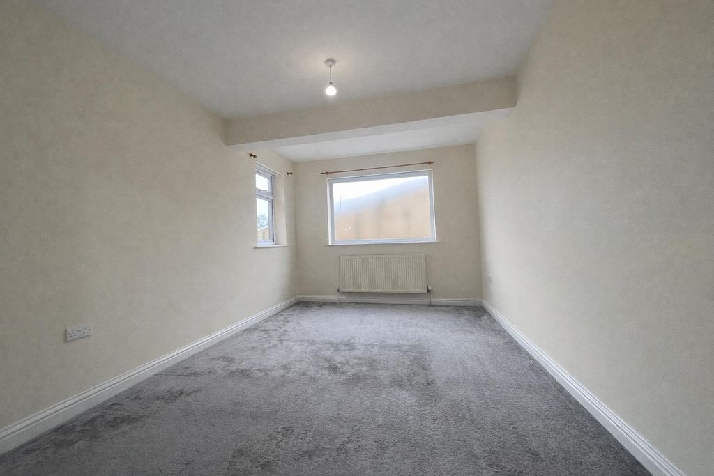 Property photo 2 of 6 Living Room