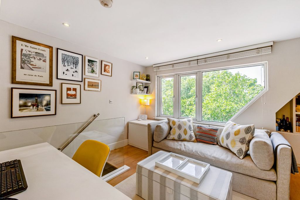 Property photo 1 of 11 Reception Room