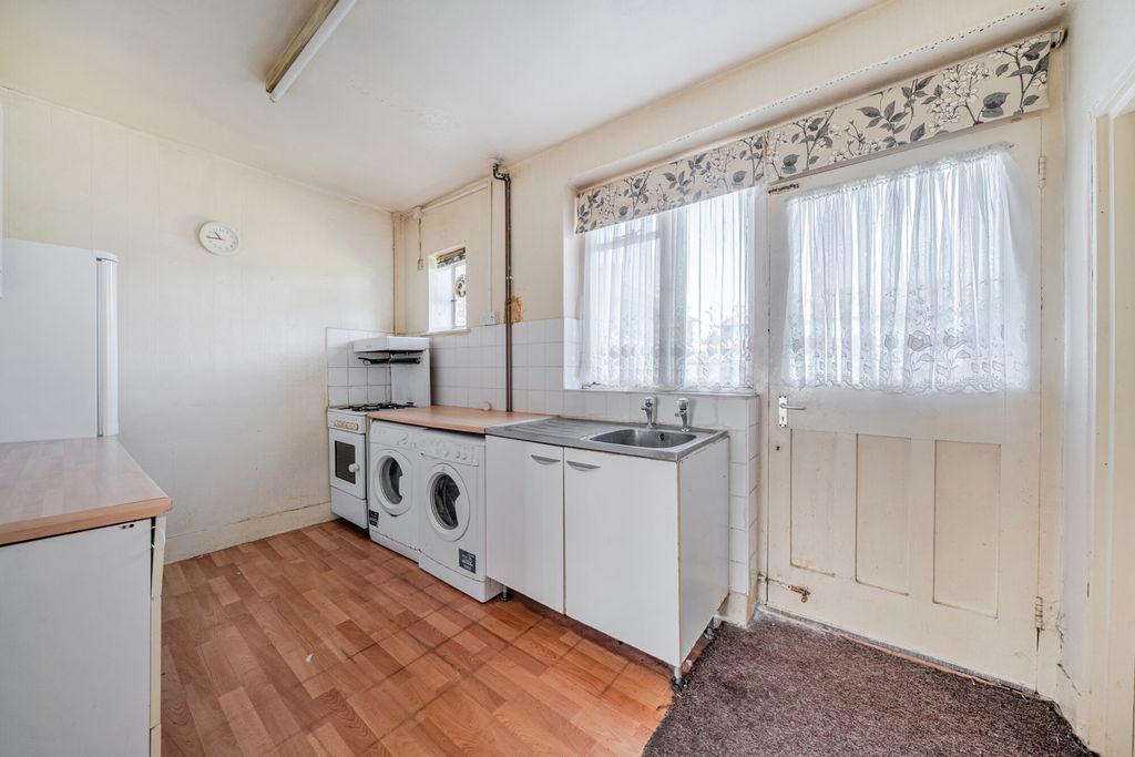 Property photo 2 of 17 1471411-12-6A3d24...
