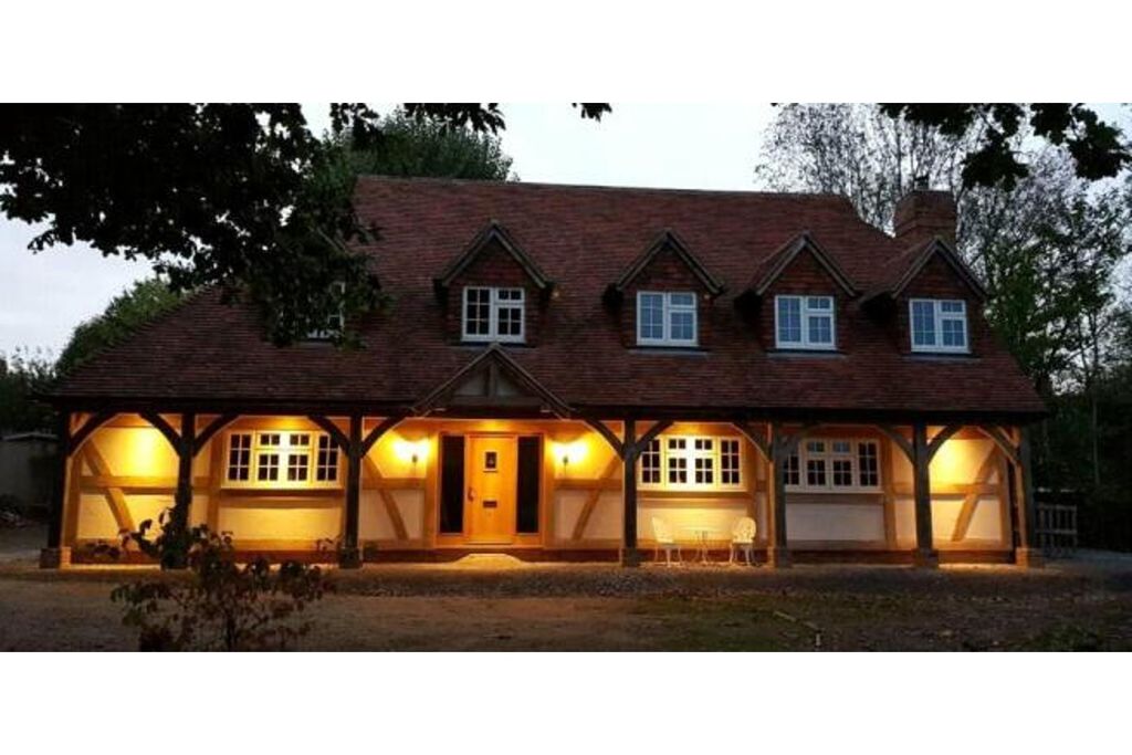 Property photo 2 of 37