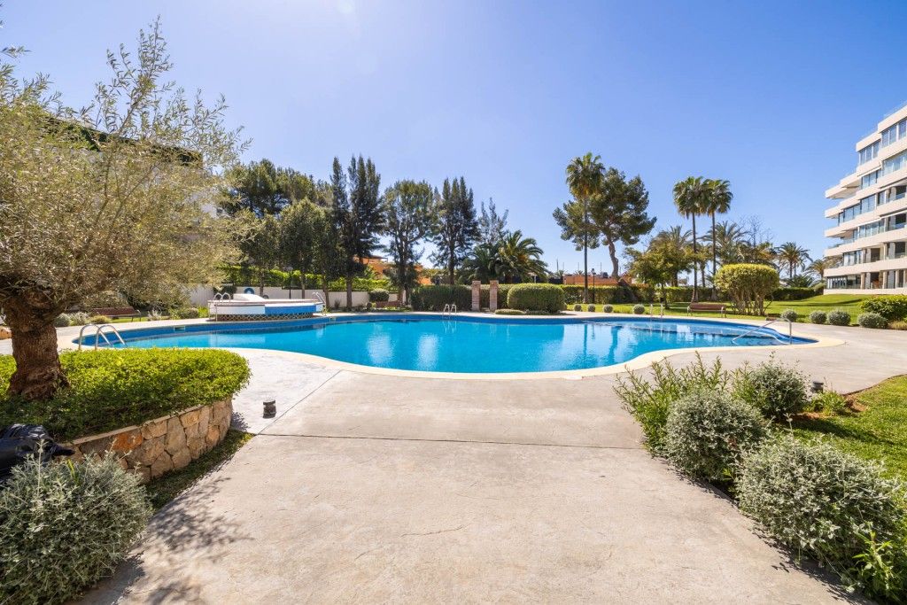 Property photo 2 of 17 Pool