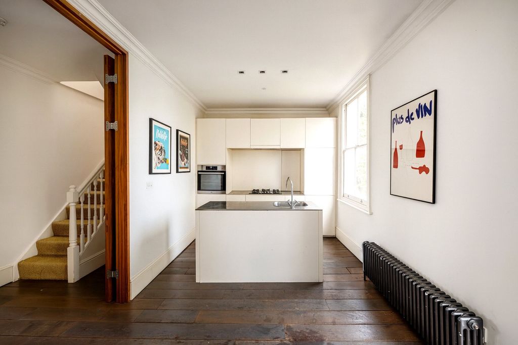 Property photo 2 of 8 Kitchen / Dining