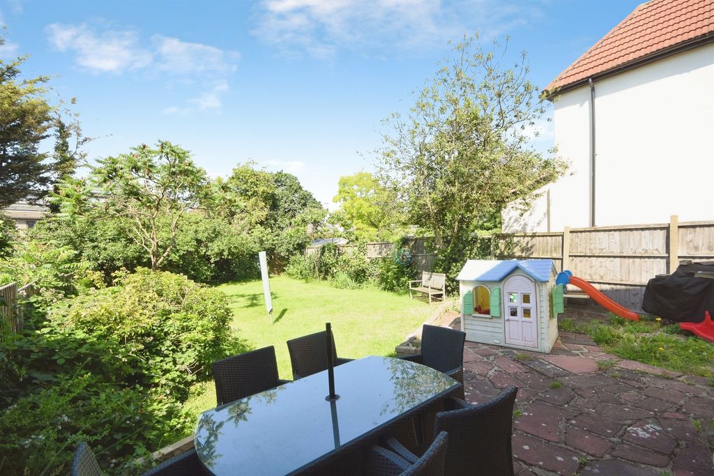 Property photo 2 of 15