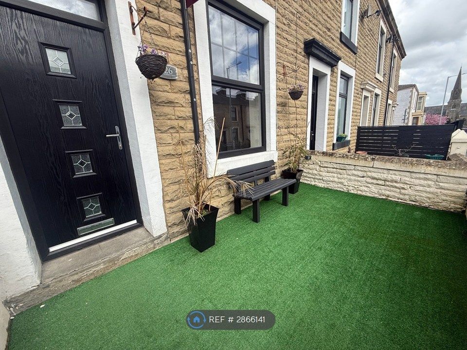 Property photo 2 of 13