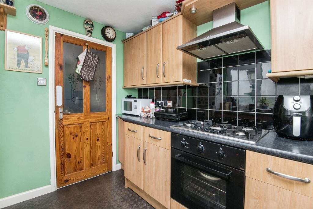 Property photo 3 of 17